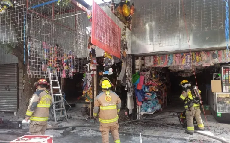 Registran incendio en un negocio de Monterrey