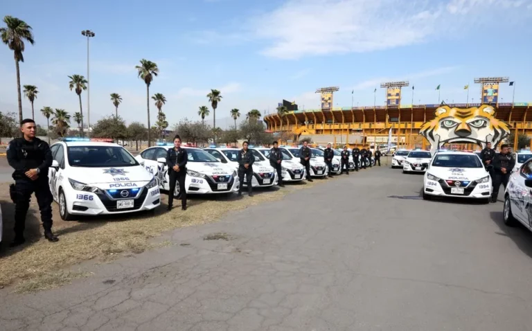 Estrenan patrullas de policía en el municipio de San Nicolás