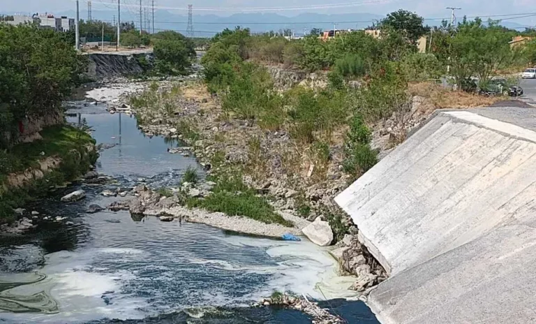 Encuentran sin vida a hombre en río Pesquería