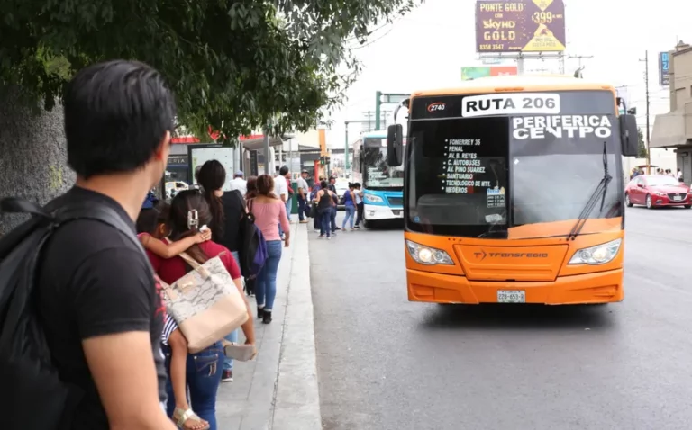 Pide Samuel García no caer en agresiones ante el aumento a las tarifas del transporte