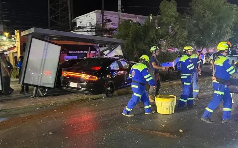 Reportan agente ministerial fue impactado por automovilista tras dar una vuelta prohibida