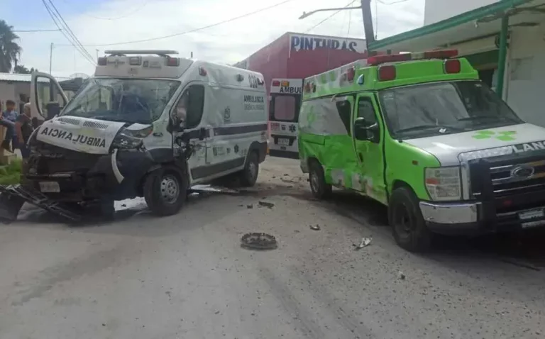 Reportan choque de ambulancias en el municipio de Los Ramones, NL