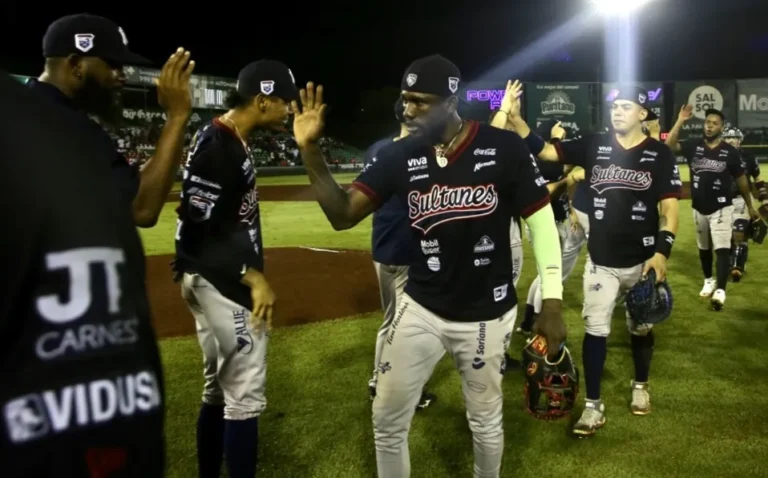 Vencen Sultanes 6-3 a Leones de Yucatán y regresan con ventaja