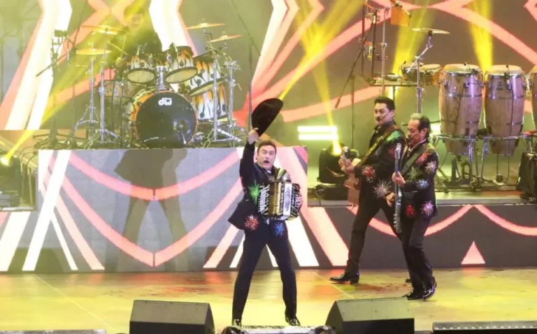 Revelan los Tigres del Norte que colaborarían con Peso Pluma