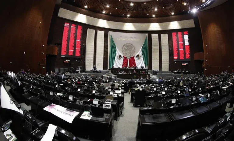 Sostendrán diputados reunión; van por votación de reforma electoral