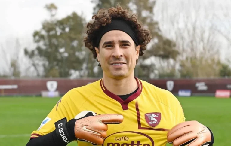 Anuncian a Guillermo Ochoa como nuevo portero del Salernitana