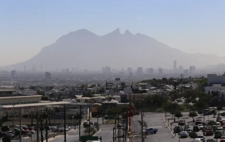 Reportan calidad del aire extremadamente mala en municipios de San Pedro y García