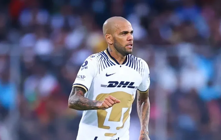 Anuncia Pumas salida de Dani Alves tras acusación de agresión sexual