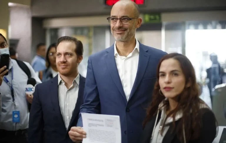 Presenta Miguel Treviño iniciativa de transporte escolar obligatorio ante Congreso de NL