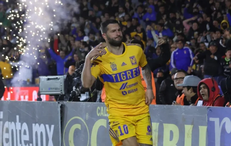 Lidera Gignac goleada de Tigres sobre Pumas