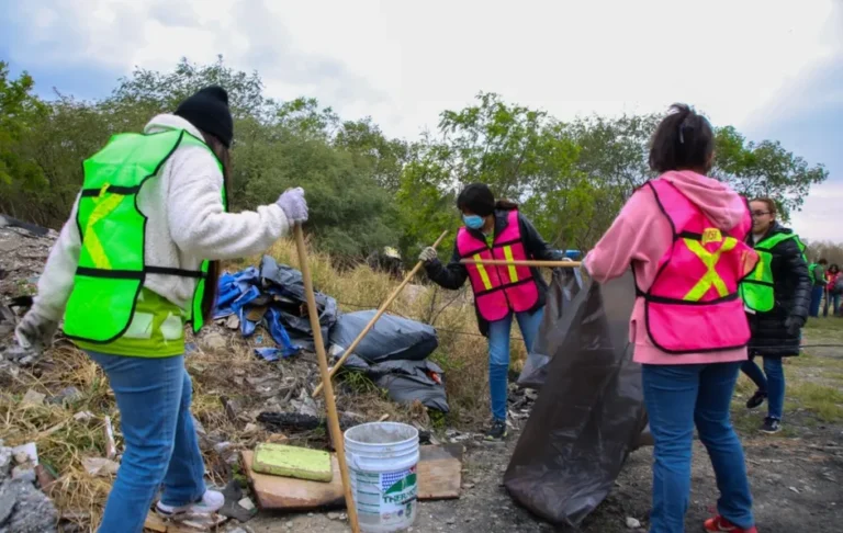 Realizan limpieza de basura del río La Silla, en Guadalupe