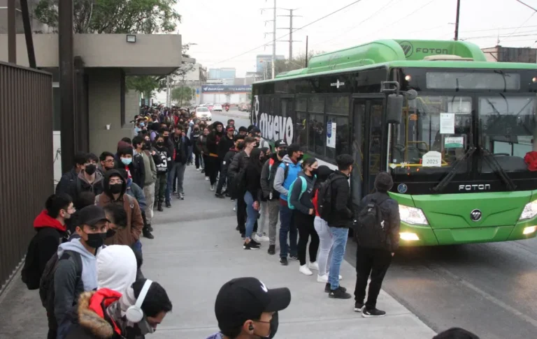 Autorizan arrendamiento de 600 unidades del transporte para NL