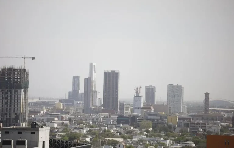 Continúa la mala calidad del aire en Nuevo León