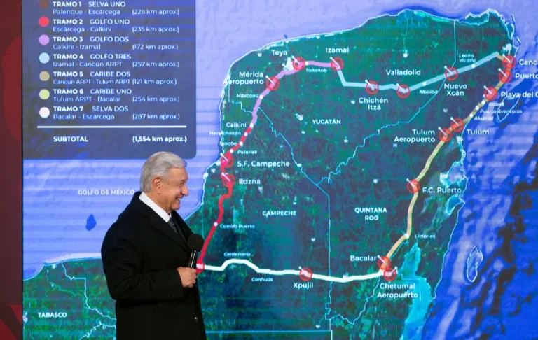 Informa AMLO 700 km del Tren Maya serán eléctricos y de doble vía