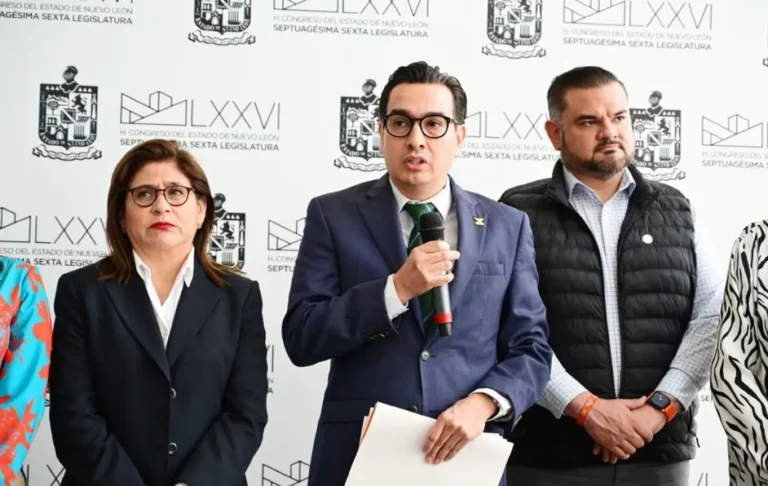 Reportan que 4 funcionarios del Gobierno de NL se ampararon