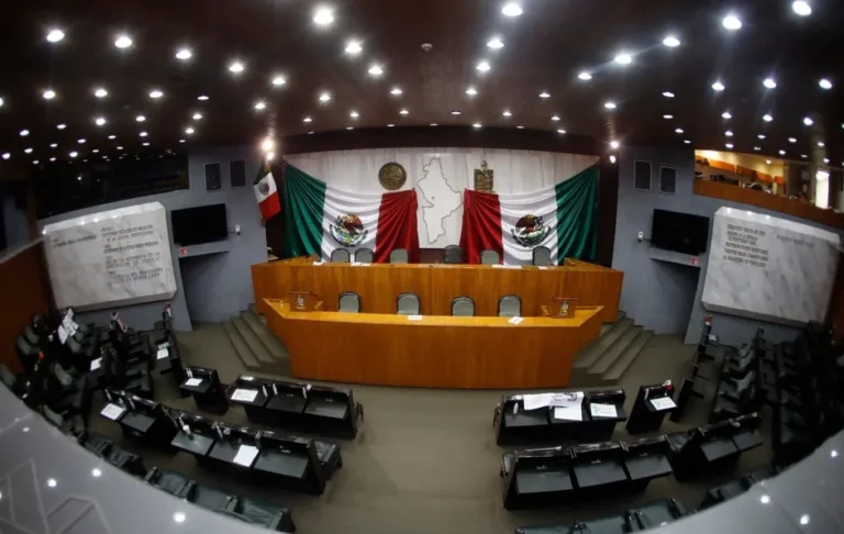 Pide Coparmex NL solución ante pleito político entre legisladores y ejecutivo