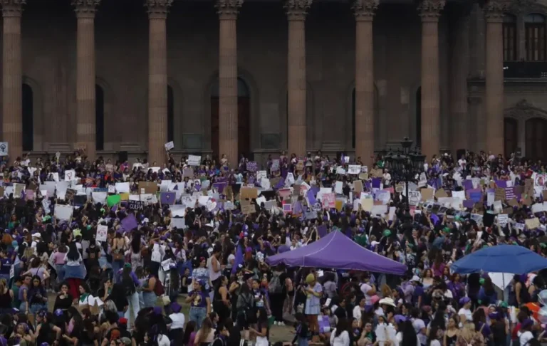 Señalan que mujeres detenidas tras marcha del 8M ya fueron liberadas