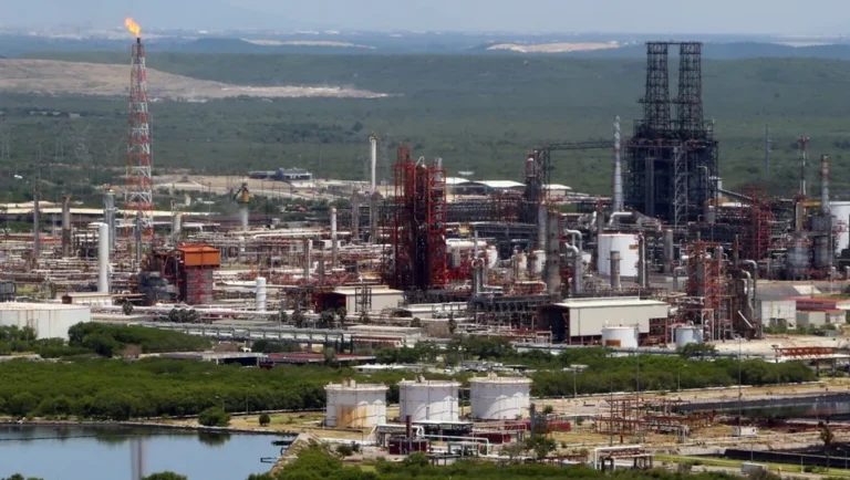 San Pedro obtiene suspensión definitiva contra refinería de Cadereyta