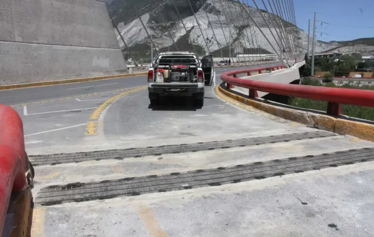 Reabrirán vialidad de avenidas que conectan con el Puente Atirantado