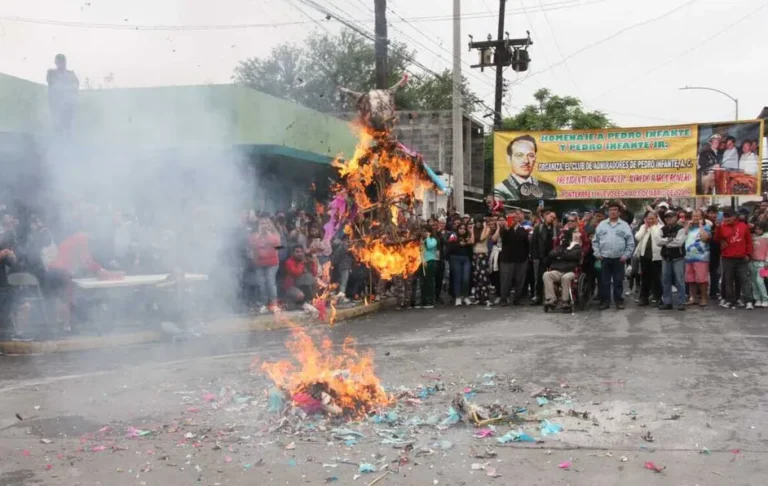 Quema de Judas en Monterrey hace arder a la violencia contra las mujeres, contaminación y corrupción