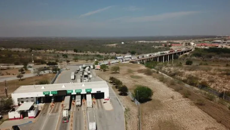 Confirma Samuel García que Texas ampliará la carretera 255