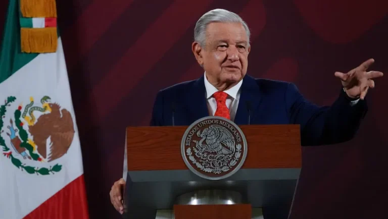 Responde López Obrador a la Corte con un decreto contra transparencia