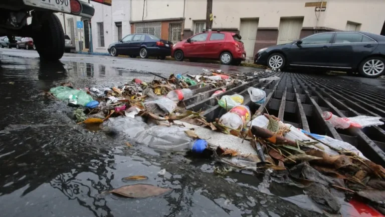 Drenajes tapados se concentran en cuatro zonas del Área Metropolitana de Monterrey