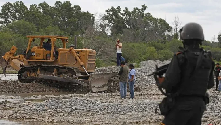 Retiran estructuras de flujo de río Pablillo que desemboca a Cerro Prieto