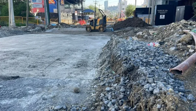 Continúa retraso en obras de Centrito Valle en el municipio de San Pedro