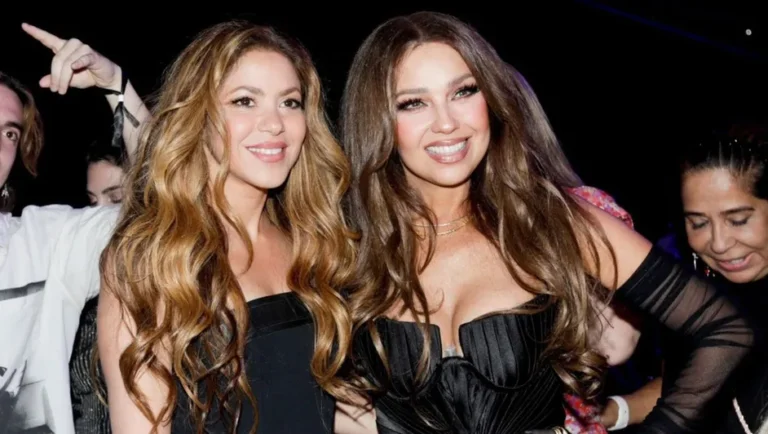 Comparte Shakira foto junto a Thalía; seguidores piden colaboración