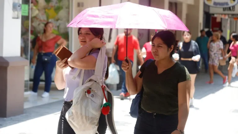 Continuarán altas temperaturas en Nuevo León; iniciará la semana arriba de los 40 grados