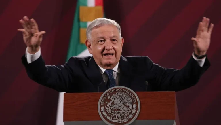 Pide AMLO que Claudio X. González haga investigación de Xóchitl Gálvez