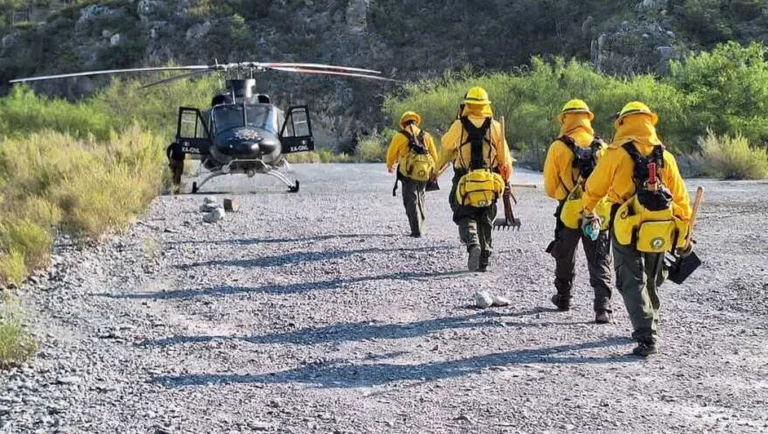 Reportan avance en control de incendio en sierra de Santa Catarina