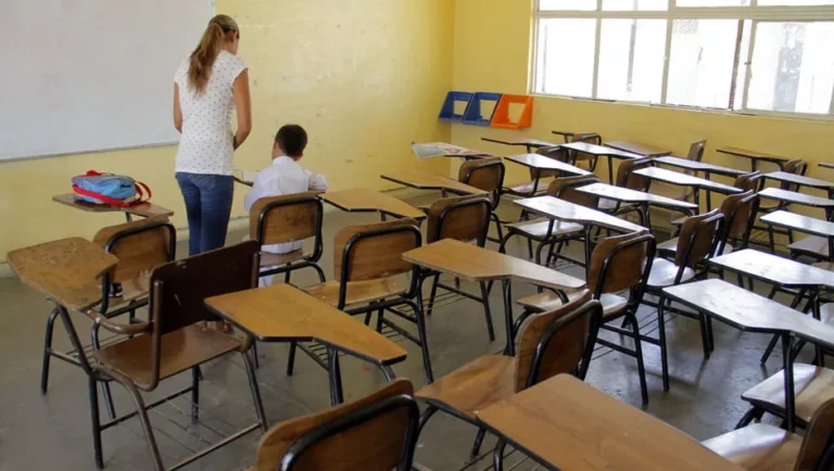 Anuncia Educación clases semipresenciales por onda de calor en NL