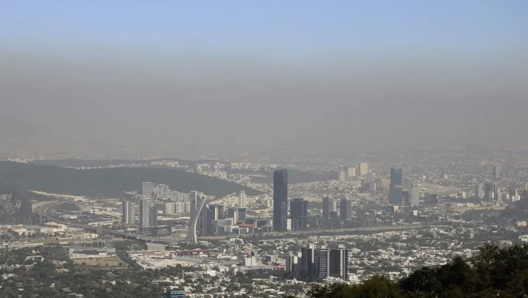 Activan alerta ambiental por muy mala calidad del aire en el área Metropolitana