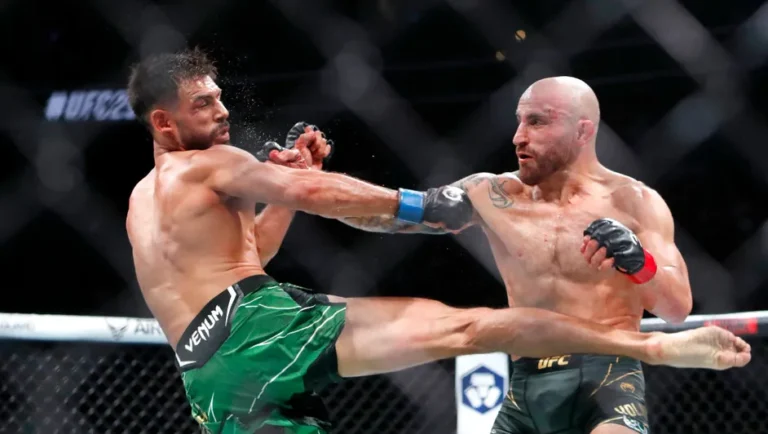 Vence Volkanovski al Pantera Rodríguez y mantiene su título de «Peso Pluma»