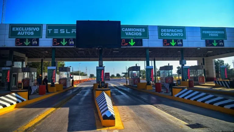 Cabildo de Laredo avala permisos para duplicar carriles en Puente Colombia