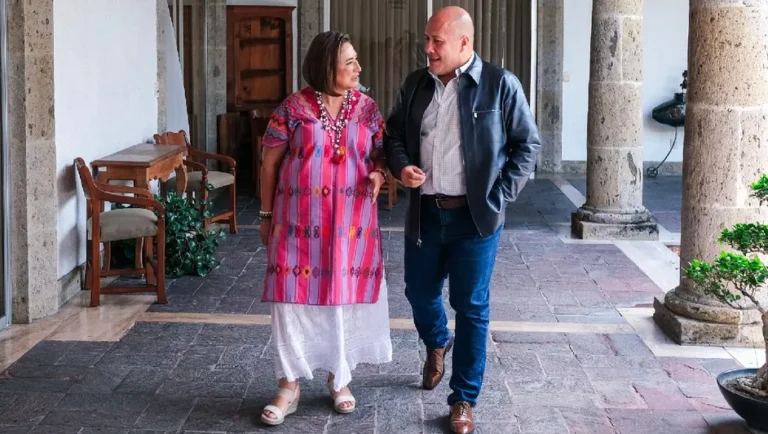 Tiene Enrique Alfaro reunión privada con Xóchitl Gálvez