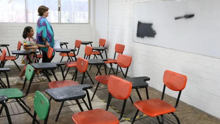 Señala Educación NL que ni cuotas ni peinado son obligatorios