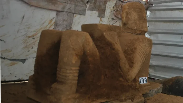 Descubren escultura prehispánica de Chac Mool en Michoacán