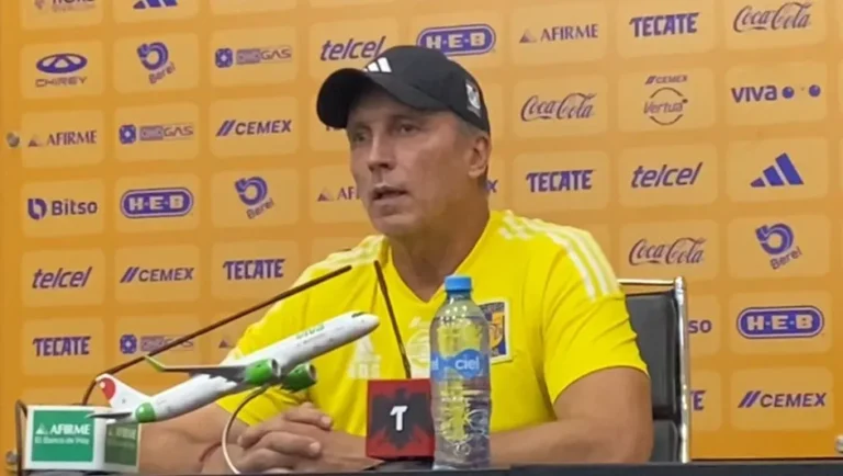 Robert Dante Siboldi pide un buen juego durante el Clásico Regio