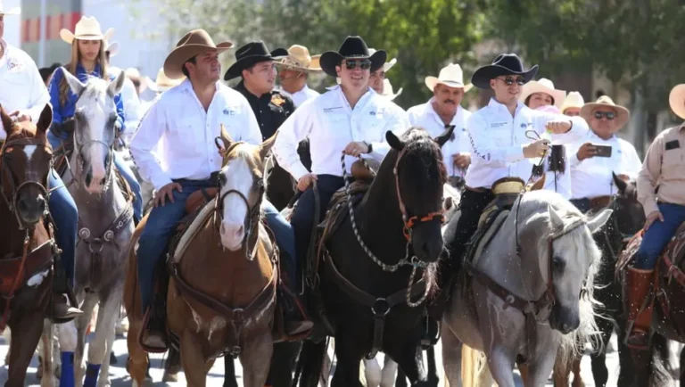 Inician cabalgata por el 427 aniversario de la fundación de Monterrey