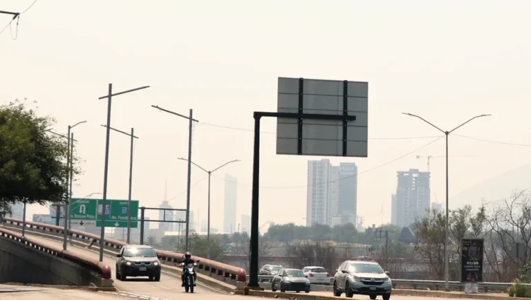 NL: especialistas y ciudadanos rechazan el viaducto elevado en Morones Prieto