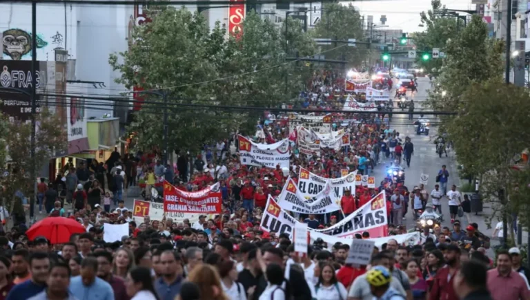 Realizan marcha del 2 de octubre en Monterrey