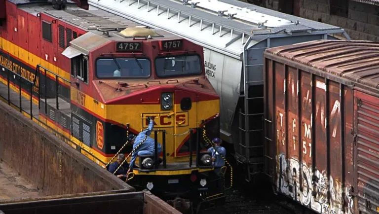 Señalan que plan de trenes para pasajeros descarrila acciones ferroviarias