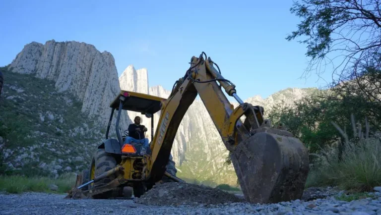 Comienzan adecuaciones viales en el Parque La Huasteca