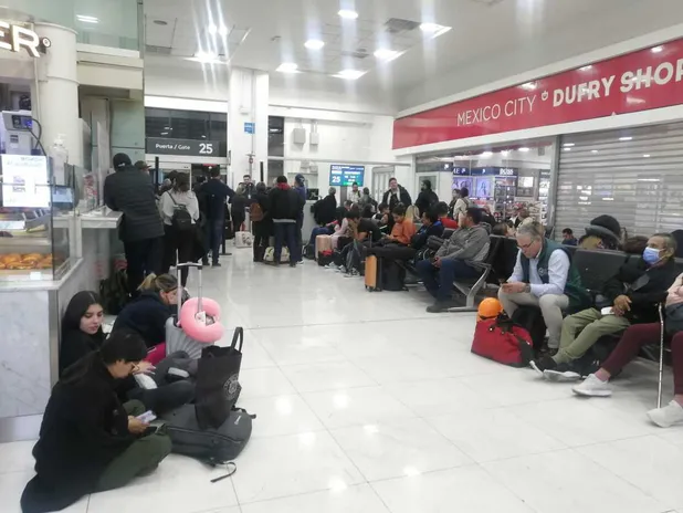 Aeropuerto Internacional de Monterrey cierra durante 5 horas por neblina