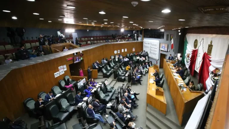 Diputados de NL abren la puerta a negociar con Samuel García