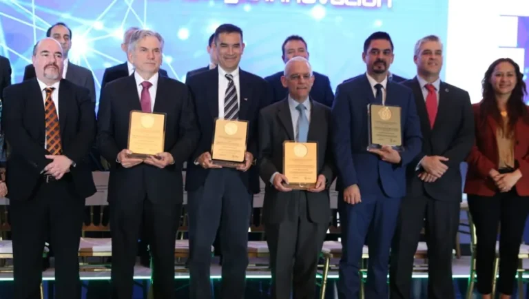 Otorgan el Premio Nuevo León en materia de Ciencia, Tecnología e Innovación