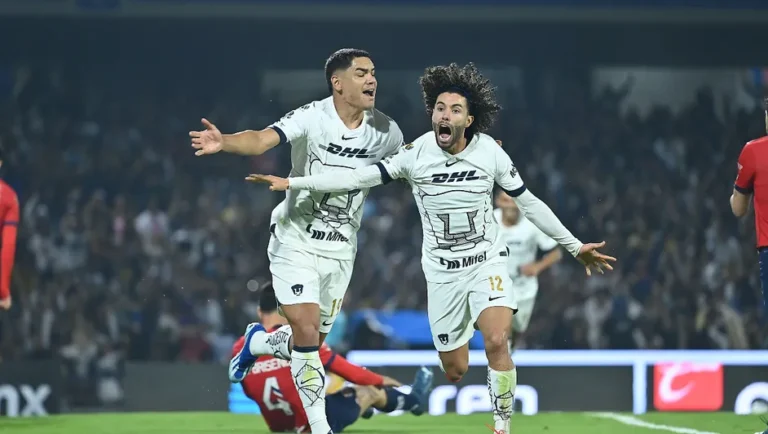 Pumas vence a Chivas y avanza a semifinales de la Liga MX